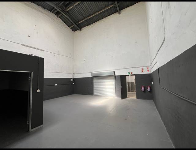 176M² WAREHOUSE TO LET IN SEBENZA